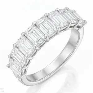 טבעת שורה משובצת יהלומים בחיתוך אמרלד כ1.80 קראט